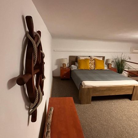 Goldcentral Apartment Danube Budapest Bagian luar foto