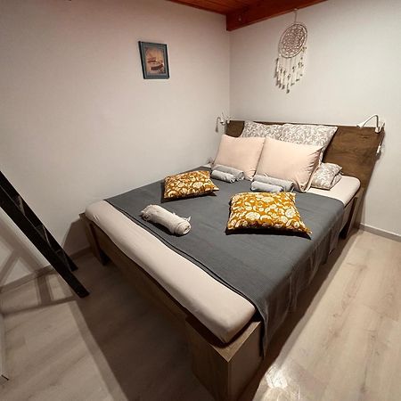 Goldcentral Apartment Danube Budapest Bagian luar foto
