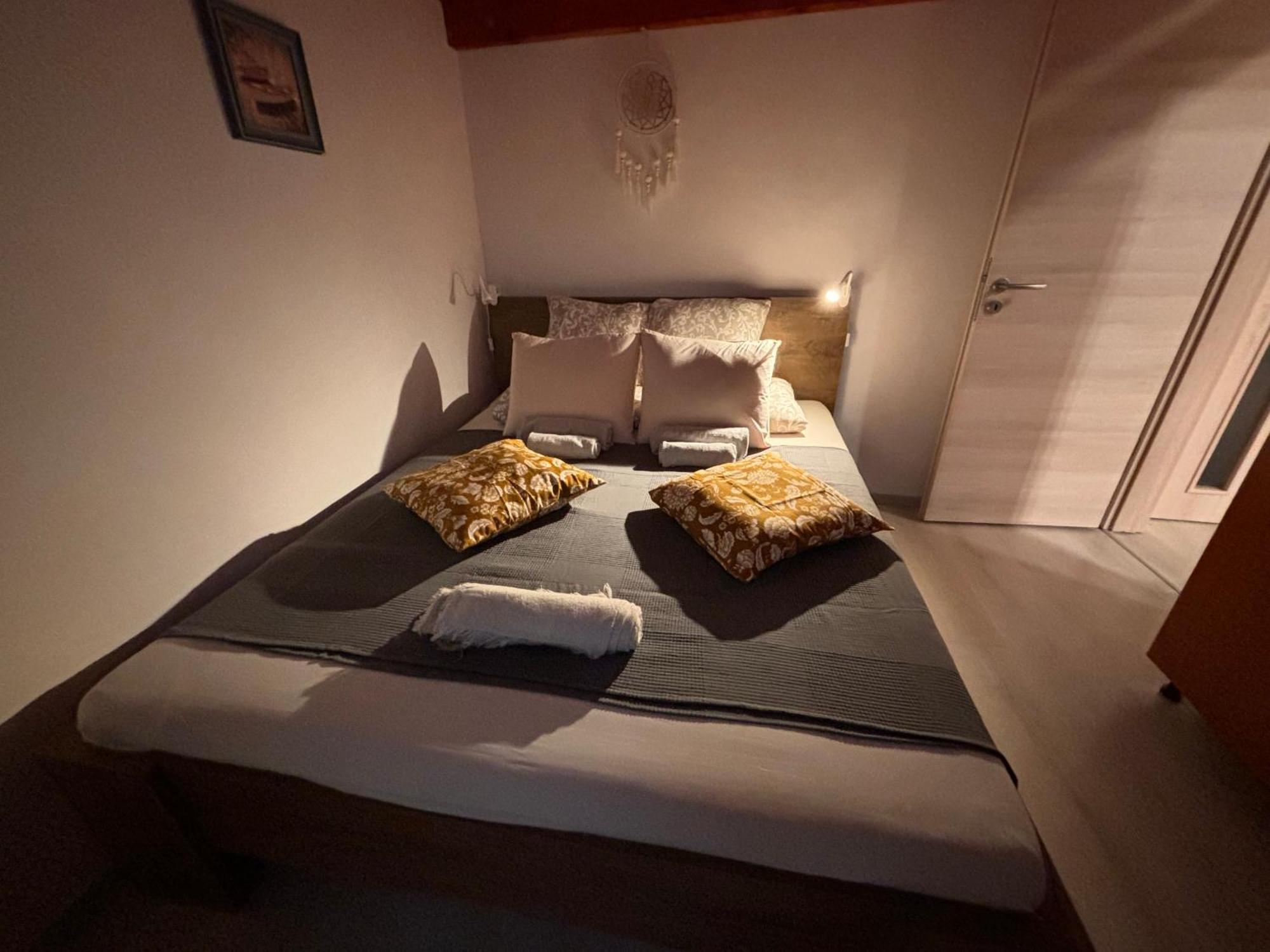 Goldcentral Apartment Danube Budapest Bagian luar foto